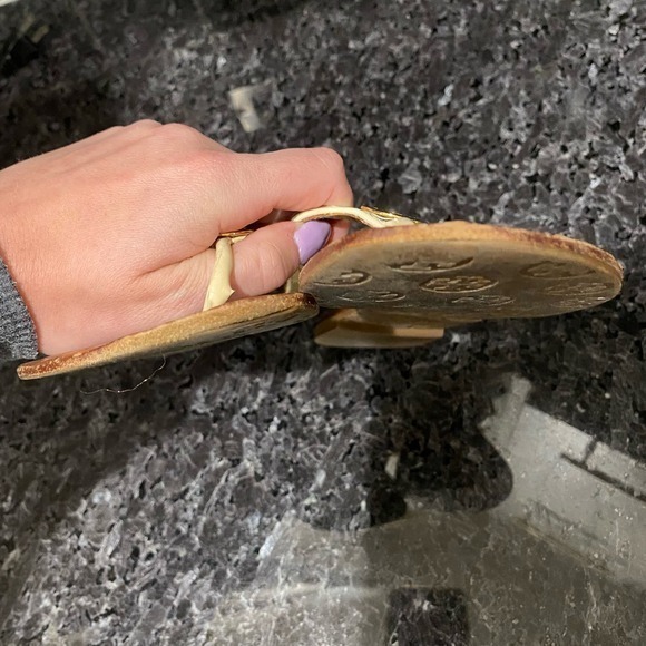 Tory Burch Thora Leather‎ Flip Flop Sandal - Picture 6 of 9